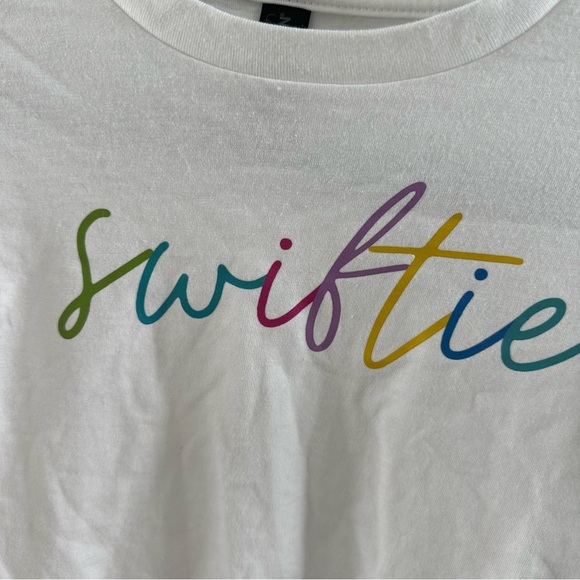 Swiftie Taylor Script Colorblock T-shirt - Picture 2 of 5